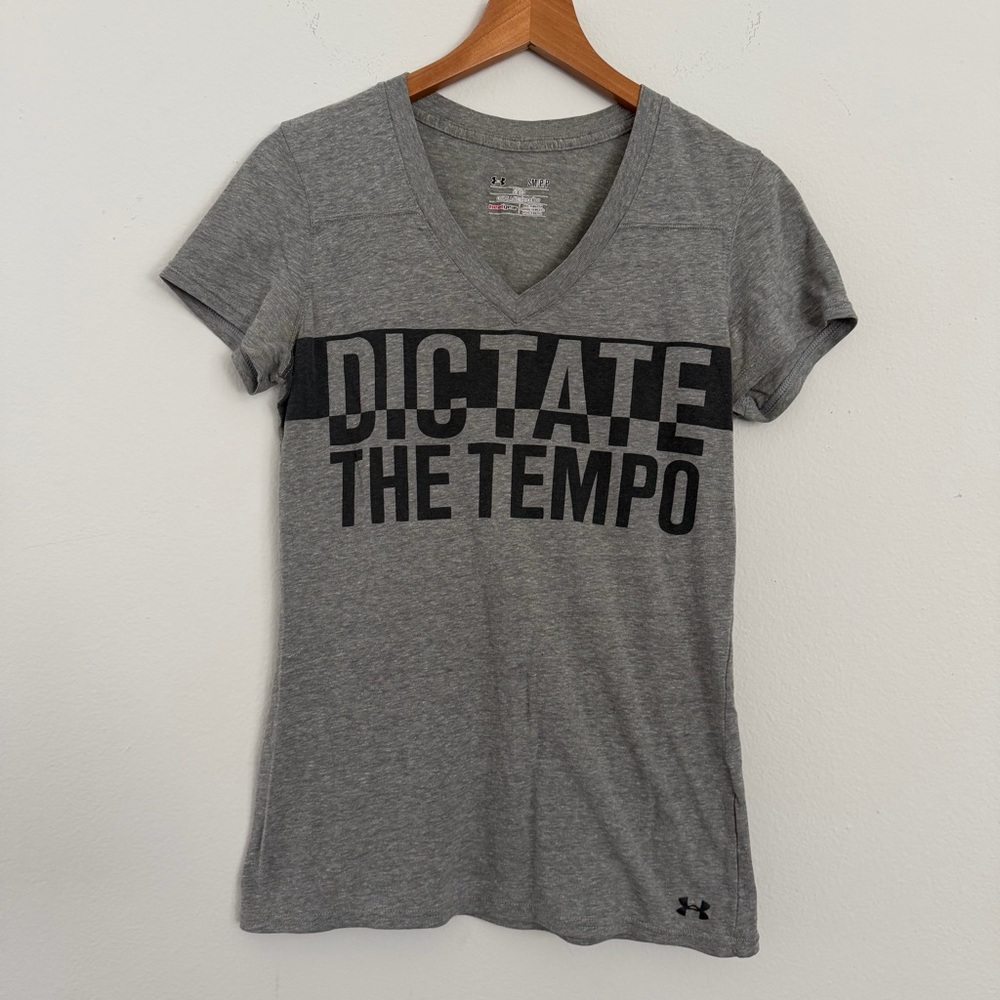 Under Armour HeatGear Gray Graphic V-Neck Tee Women’s Small Dictate The Tempo
